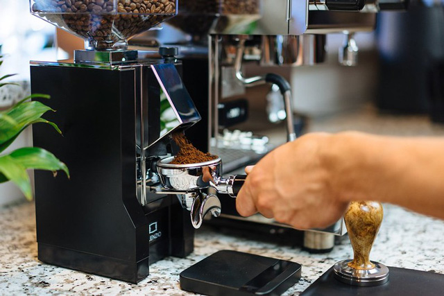 Cách pha cà phê espresso bằng máy chuẩn vị Italia
